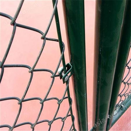 河北球场围网厂家 定做足球场护栏网 墨绿色勾花网价格